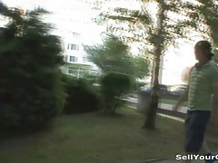 丰满 berbaju 红色美味