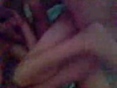 可爱的日本小鸡满足三个僵硬的悸动迪克斯