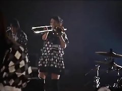亚洲女人绑喷