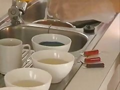 两个亚洲宝贝给这个幸运的家伙他妈的会话