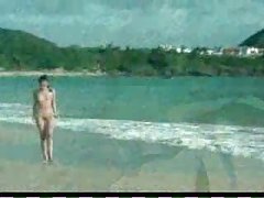 充填在阳台上的女友的猫