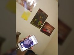 马来语盖粉红色胸罩