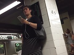 热熟女玩玩具上她紧 vag