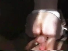 吸吮 bbc 的年轻亚洲妓女