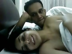可取的日本辣妹幻灯片下脂肪的公鸡