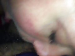 负责壮丽显示她惊人的身体