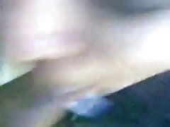 第六十一届九爱亚洲女牛仔玩一只公鸡