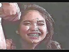 淋浴女孩红色衬衫乳头怪兽和蓝色圆点毛巾