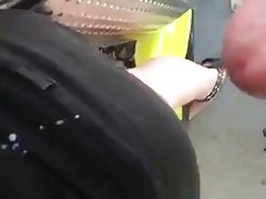 棒棒糖舔青年抓住看色情