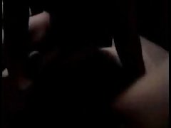 该死的家伙和舔猫的三个小十几岁菲律宾女孩