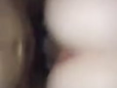日本女孩性交和 creampied 的两个爸爸