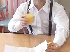 与自然丰满日本吸收为暨围裙 cosplay