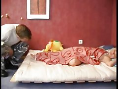 从罗马尼亚集团性自然大胸女孩