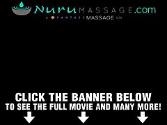 Nurumassage 亚洲熟女和黑色的大公鸡