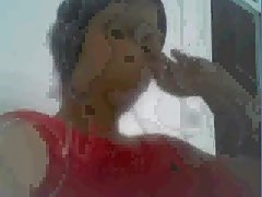 渡鸦熟女乱搞在花园里的家伙