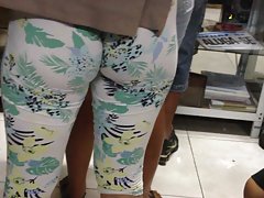 年轻的亚洲女学生性交的成熟的白人男子