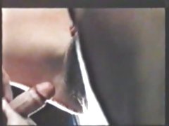 在她的长筒袜遥给亚洲口交