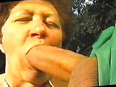 Handjob 与瘦黑发池中的性别
