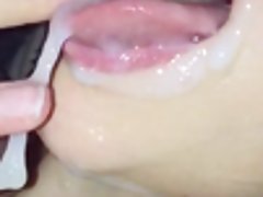布鲁内特瘦的青少年的萨莎残酷肛门性交