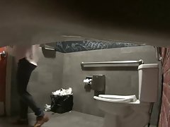 光着脚墩