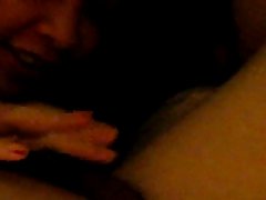 丰满的熟女 meguru 坂获取她剃的猫 creampied