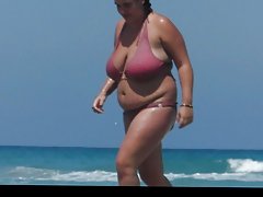 丰满的熟女维罗妮卡 avluv 他妈的