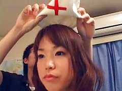丰满的妈妈莎拉周杰伦获取 facialized