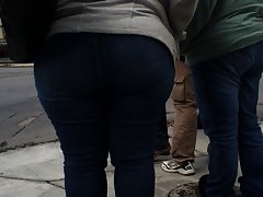 日本熟女缓解男孩勃起 （审查）