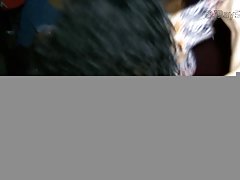 她裤子的妻子和跨推拉门